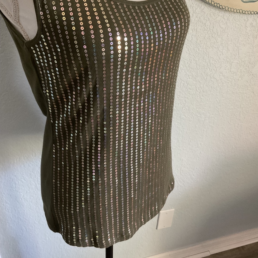 Sparkling Tank Top - Picture 4 of 5